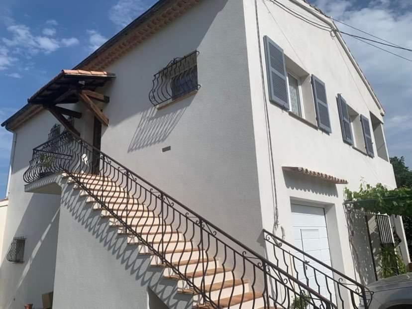 Appartement Independant Dans Villa, Entre Frejus Et St Raphael Exterior photo